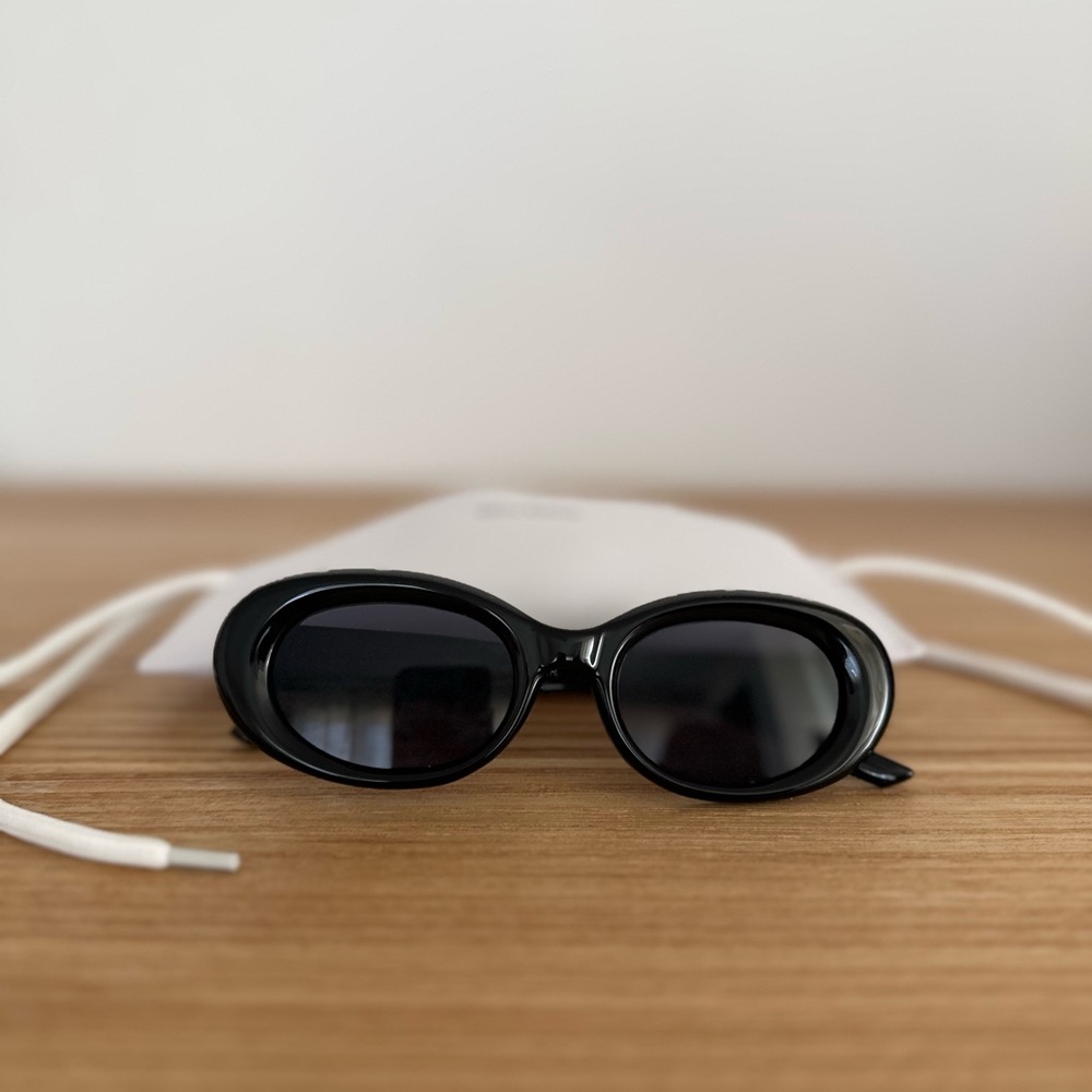 Gentle Monster Black Eve Sunglasses